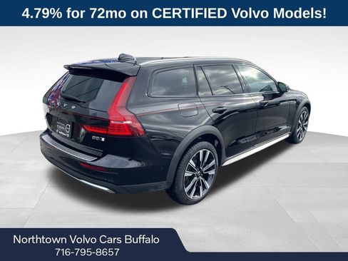 Certified 2025 Volvo V60 B5 Cross Country Ultra image 9