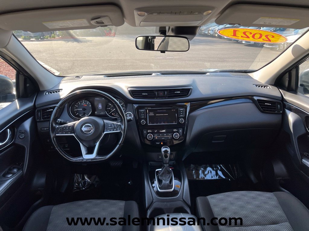 Used 2021 Nissan Rogue Sport SV AWD/4WD image 17