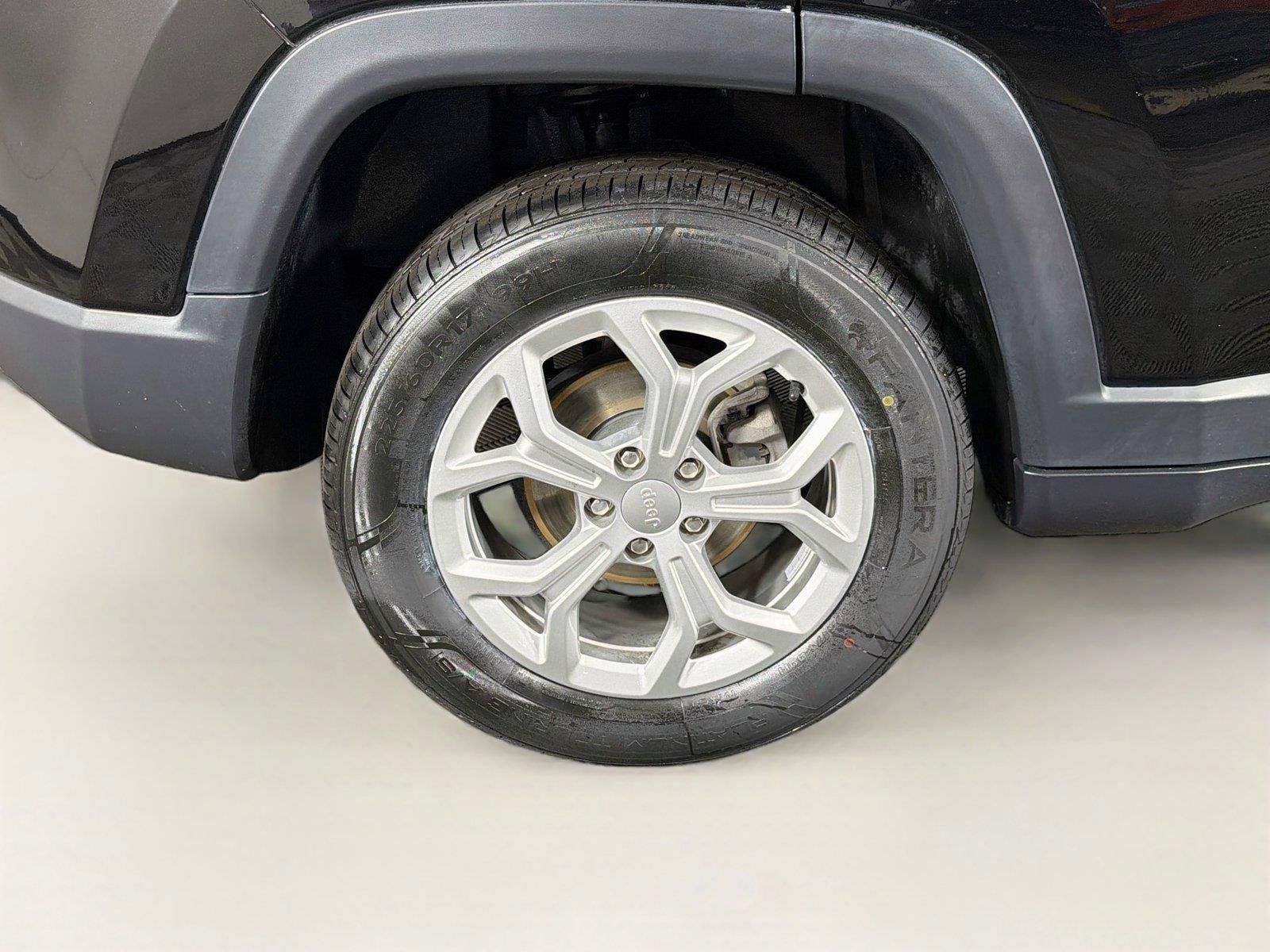 Used 2024 Jeep Compass Latitude AWD/4WD image 33