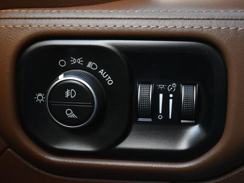 Used 2019 RAM 1500 Limited image 19