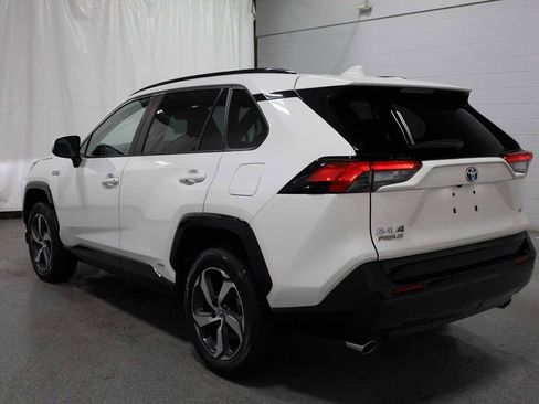 Used 2024 Toyota RAV4 SE image 3