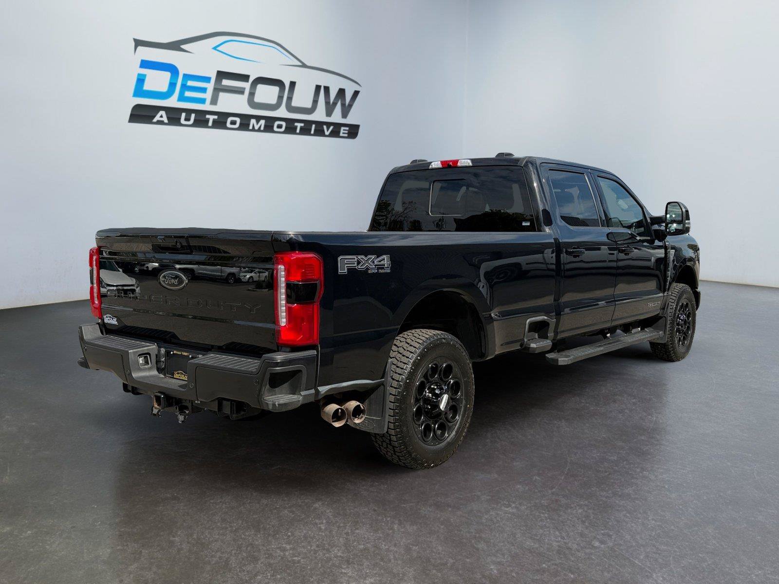 Used 2024 Ford F250 Lariat w/ Lariat Ultimate Package AWD/4WD image 3