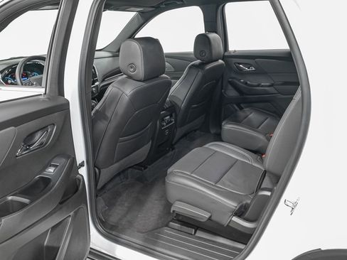 Used 2022 Chevrolet Traverse LT w/ LPO, Floor Liner Package image 26