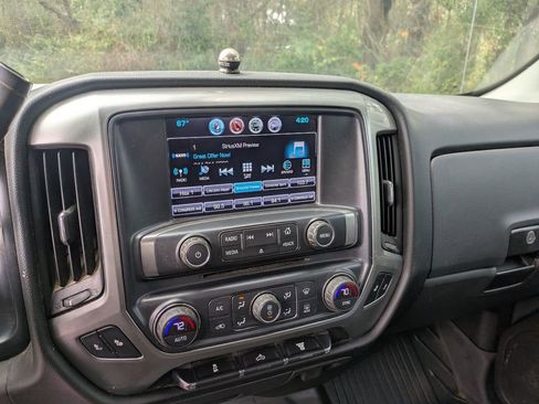 Used 2017 Chevrolet Silverado 2500 LT w/ LT Convenience Package image 22