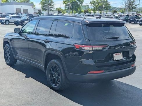 Used 2024 Jeep Grand Cherokee L Laredo AWD/4WD image 5