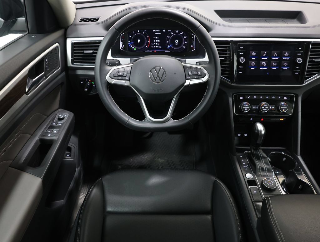 Certified 2023 Volkswagen Atlas SE w/ Black Wheel Package AWD/4WD image 16