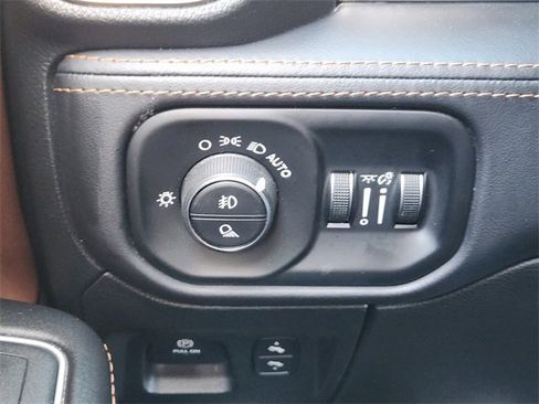 Used 2022 RAM 1500 Limited w/ Body Color Bumper Group image 22