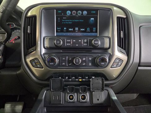 Used 2018 Chevrolet Silverado 2500 High Country w/ Duramax Plus Package AWD/4WD image 22