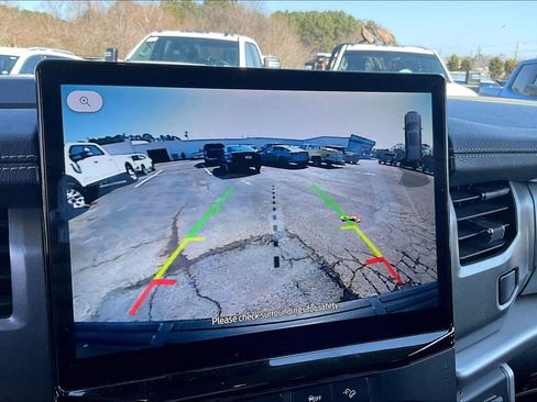 Used 2024 Ford Expedition XLT image 14