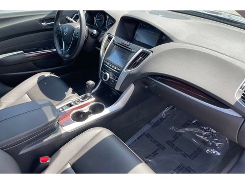 Certified 2017 Acura TLX FWD image 17