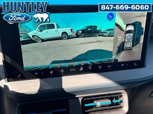 Used 2025 Ford Maverick Lobo image 26