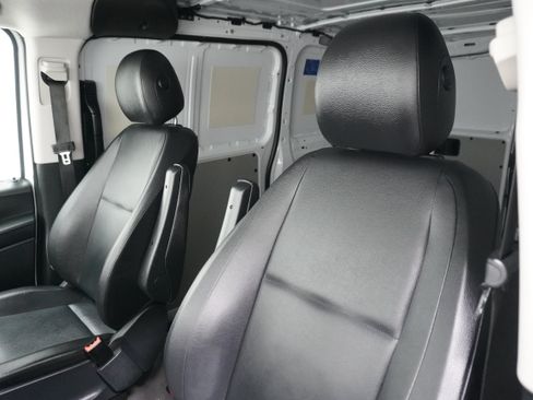 Used 2022 Mercedes-Benz Metris image 10