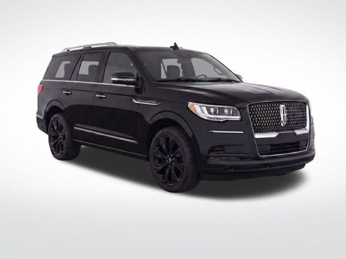 Used 2023 Lincoln Navigator Reserve AWD/4WD image 2