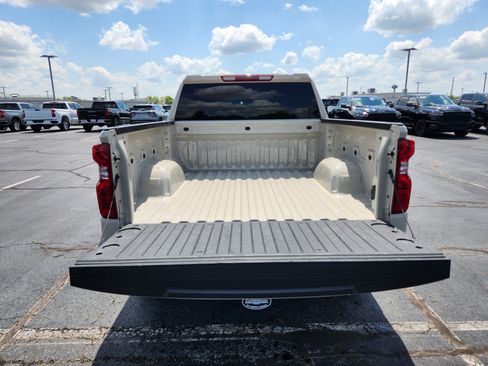 Used 2026 Chevrolet Silverado 1500 Custom w/ LPO, Dark Essentials Package AWD/4WD image 10