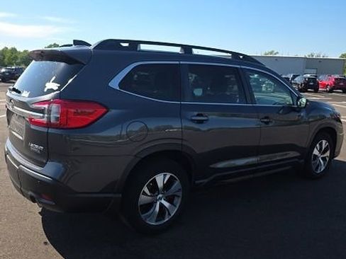 Certified 2023 Subaru Ascent Premium w/ Convenience Package AWD/4WD image 4