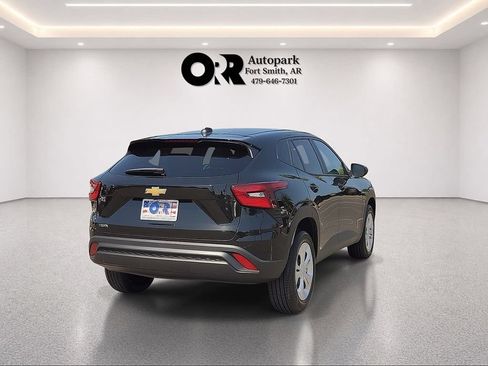 New 2026 Chevrolet Trax LS FWD image 5