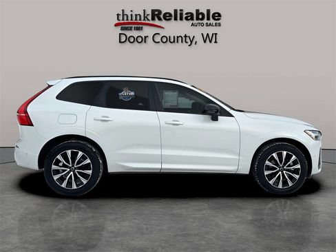 Used 2025 Volvo XC60 B5 Plus image 6