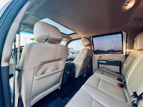 Used 2014 Ford F250 Lariat image 22