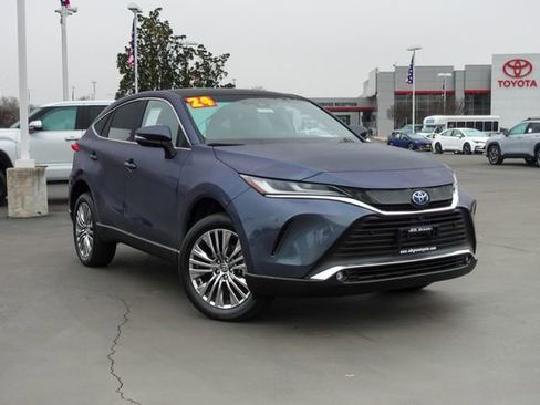 Certified 2024 Toyota Venza Limited image 1