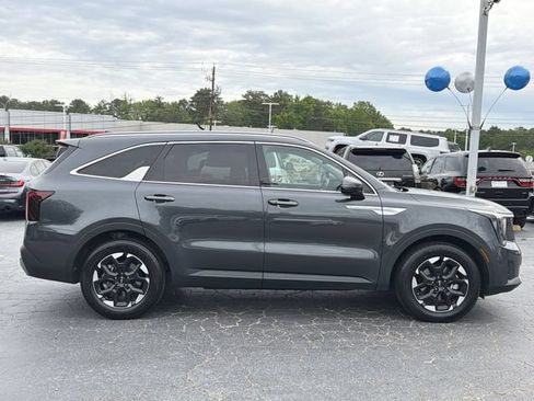 Used 2024 Kia Sorento S FWD image 26