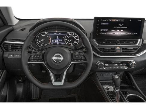 Used 2025 Nissan Altima 2.5 SR FWD image 9