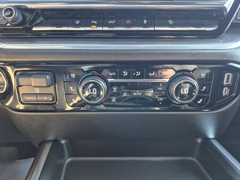 Used 2024 Chevrolet Silverado 2500 High Country w/ High Country Premium Package image 25