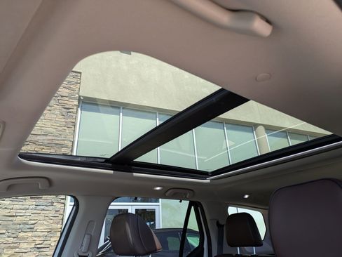 Used 2023 Honda Pilot Elite image 14