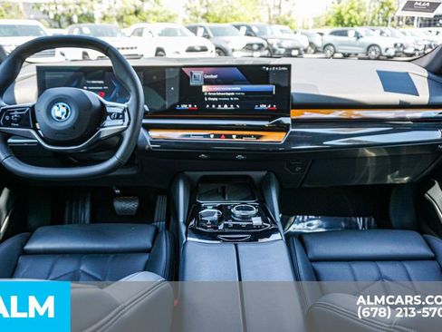 Used 2024 BMW i5 eDrive40i image 27