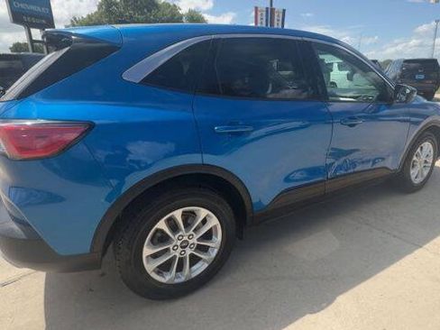 Used 2021 Ford Escape SE FWD image 8