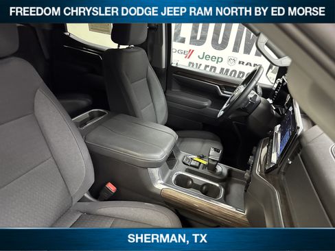 Used 2025 Chevrolet Silverado 1500 LT w/ Convenience Package II AWD/4WD image 9