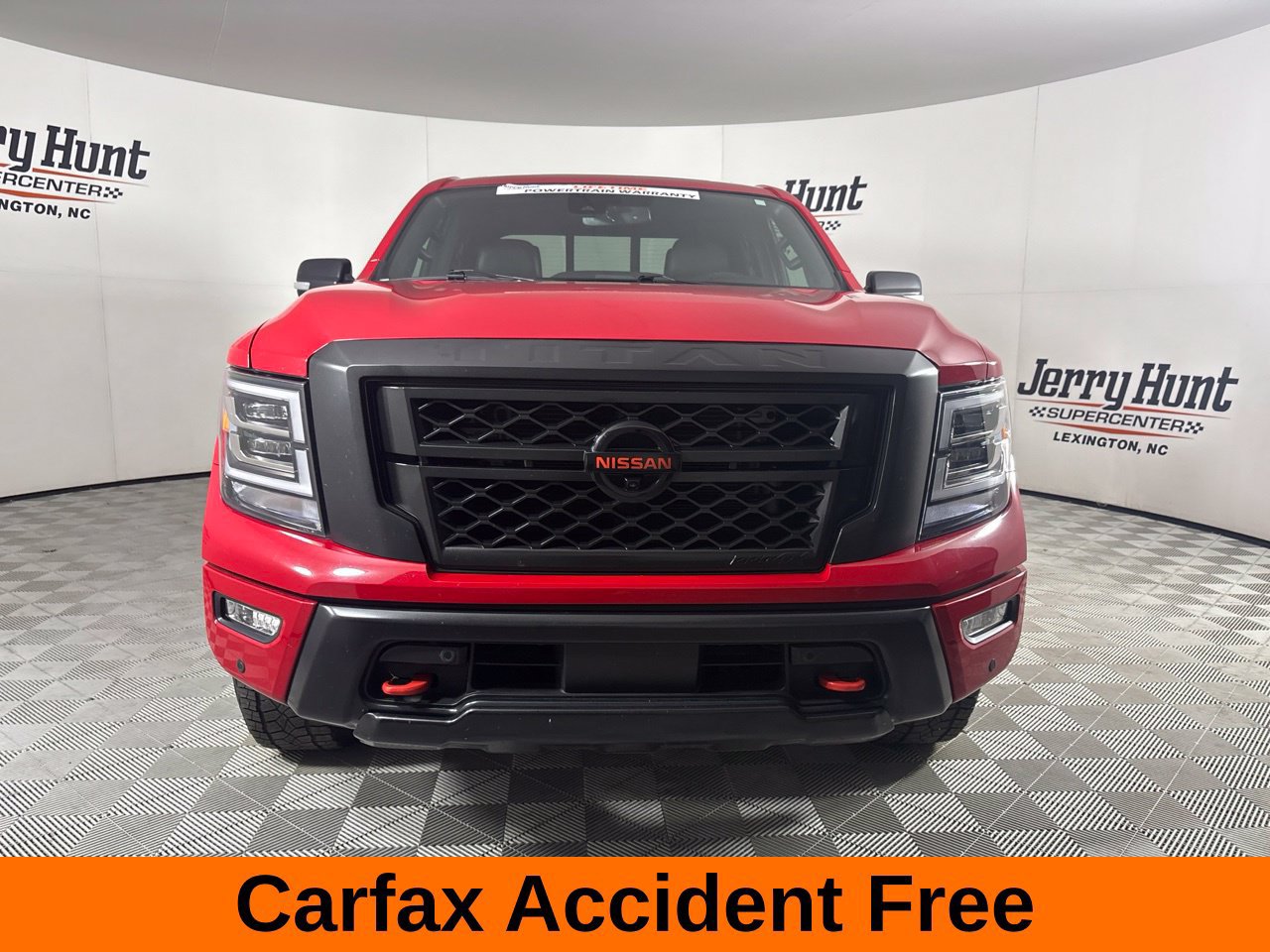 Used 2022 Nissan Titan PRO-4X w/ Pro-4x Convenience Package AWD/4WD image 3