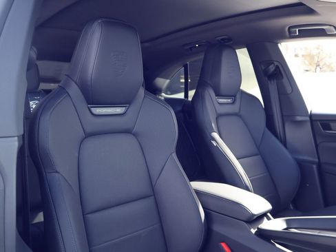 New 2026 Porsche Macan Electric image 24