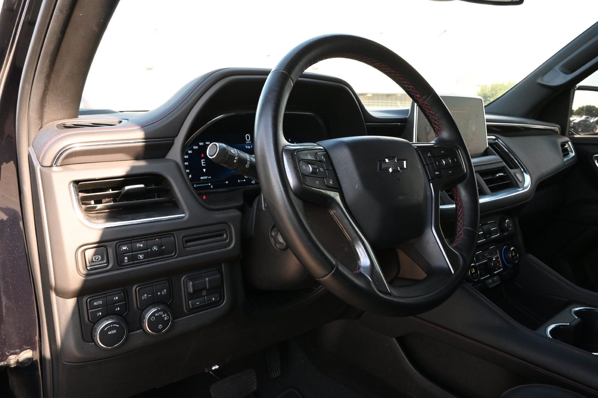 Used 2023 Chevrolet Tahoe RST w/ Luxury Package AWD/4WD image 18
