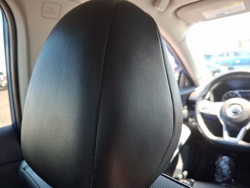 Used 2022 Nissan Sentra SR w/ SR Premium Package FWD image 9