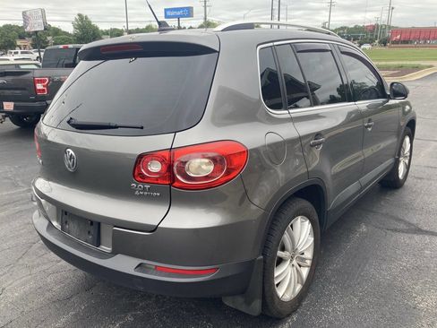 Used 2010 Volkswagen Tiguan SEL image 3