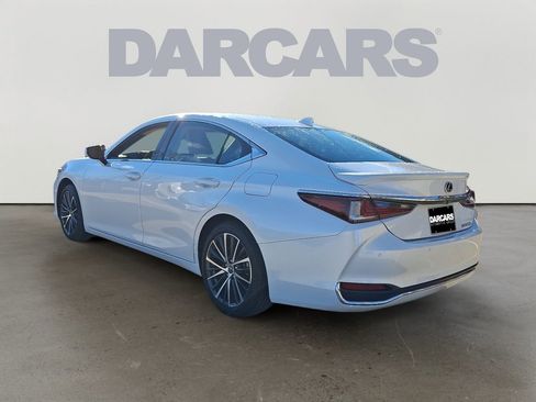 Used 2025 Lexus ES 300h w/ Premium Package image 4