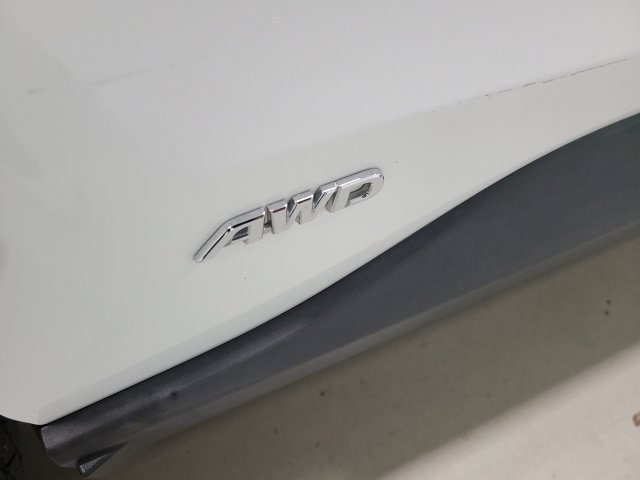 Certified 2022 Toyota RAV4 XLE w/ Carpet Mat Package (TMS) AWD/4WD image 9