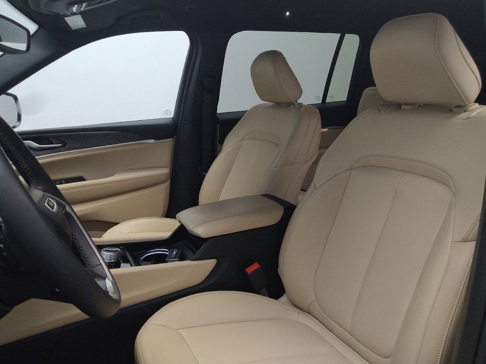 Used 2023 Jeep Grand Cherokee L Limited RWD image 17
