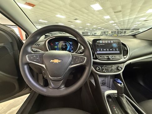 Used 2018 Chevrolet Volt LT image 9