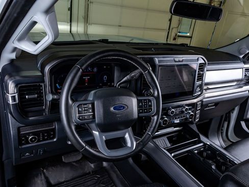 Used 2025 Ford F250 Lariat w/ Lariat Ultimate Package AWD/4WD image 17