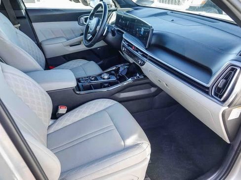 Certified 2025 Kia Sorento SX Prestige image 15