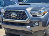 Used 2019 Toyota Tacoma TRD Sport image 2