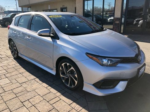Used 2018 Toyota Corolla iM image 7