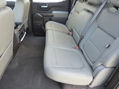 Used 2020 GMC Sierra 1500 SLT RWD image 31
