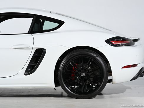 Used 2018 Porsche 718 Cayman S RWD image 16