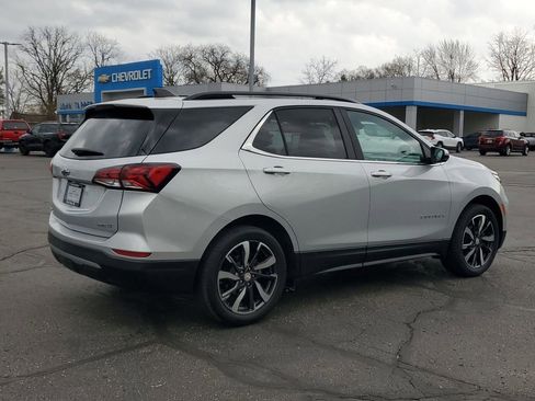 Used 2022 Chevrolet Equinox LT image 3
