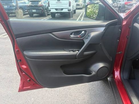 Used 2016 Nissan Rogue SV AWD/4WD image 10
