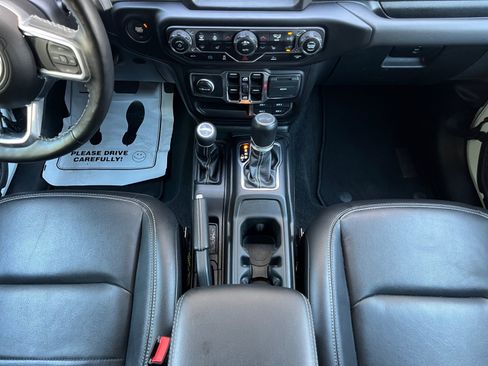 Used 2023 Jeep Wrangler Unlimited Sahara w/ Cold Weather Group AWD/4WD image 24