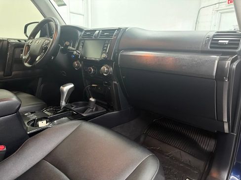 Used 2021 Toyota 4Runner TRD Off-Road Premium w/ Moonroof Package AWD/4WD image 29