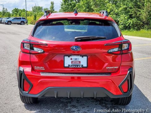 Used 2024 Subaru Crosstrek 2.0i Premium w/ Crosstrek Mirror Package AWD/4WD image 5
